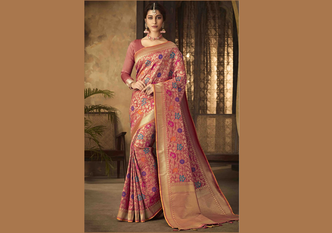 Why Indian Women Look Awesome in Traditional Sarees